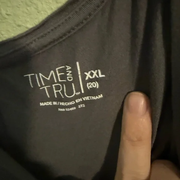 Set of 2 - Time and Tru Charcoal and Black Sleeveless Tops - Picture 2 of 4